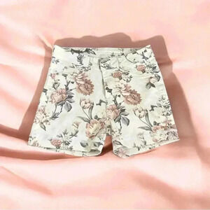 $8 Add-On 💟Floral High Rise Jean Shorts